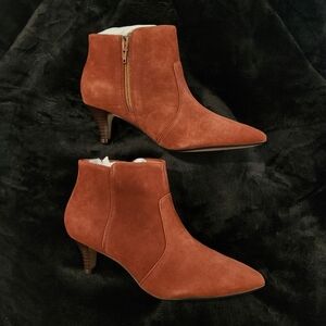 Clarks Kitten Heel Boots US 8